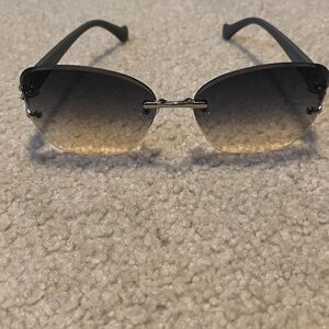 Cartier Grey and Silver Glasses💥